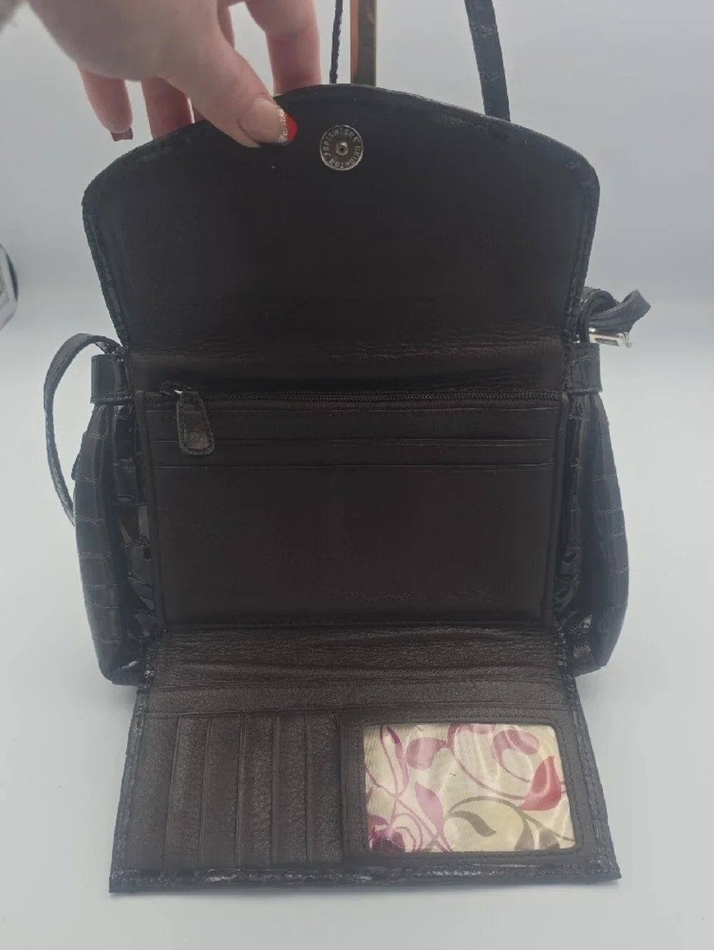Brighton Black/Dark Brown Croc-Embossed Crossbody W/ Heart Accent/Silver (EUC)🩶